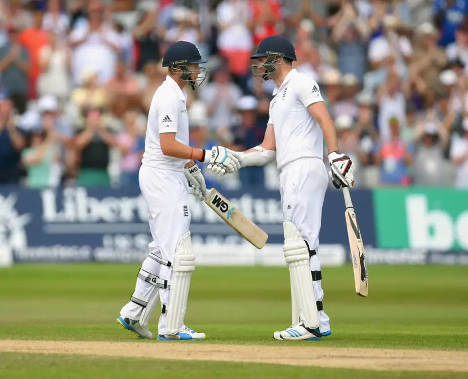 Joe Root and James Anderson added 198 for the final wicket