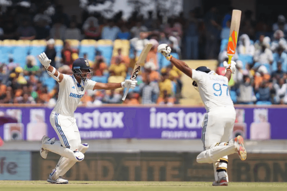 Yashasvi Jaiswal holds the Record of Most Sixes in a Test Innings – 12 Sixes 3 image Yashasvi Jaiswal holds the Record of Most Sixes in a Test Innings – 12 Sixes
